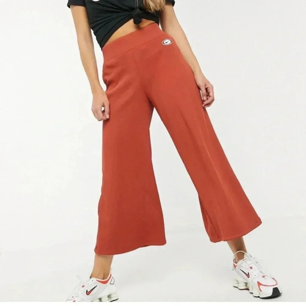 Nike Women’s XL Orange Wide Leg Cropped Pants